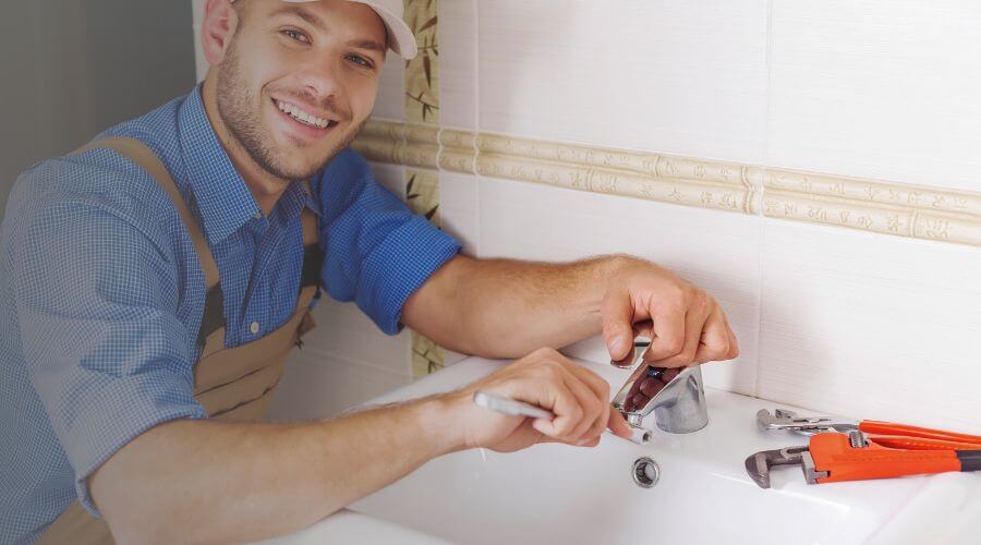Professional clogged drains services in Yancey, TX